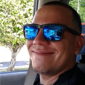 Meet your Posher, Elliot